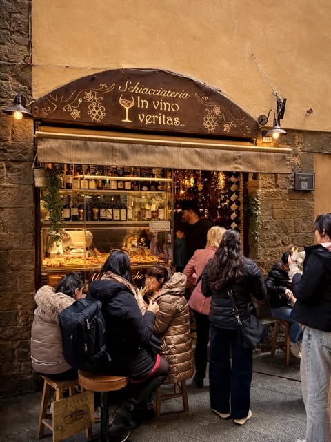 La facciata di In Vino Veritas in Via dei Cimatori, Firenze