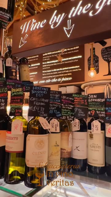 Wine by the glass — lavagna dei vini al calice